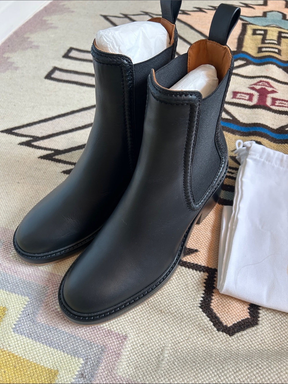 Chloé Mallo Heeled Calfskin Ankle Chelsea Boots - Women